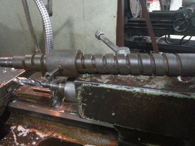 普通車床螺紋加工全解析 牙型識別、牙距計(jì)算、刀具修磨與掛擋操作